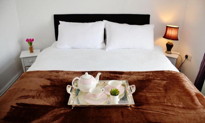 Stanwell House | (29EW-12) Dreams Serviced Accommodations- Staines/Heathrow