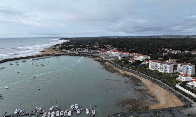 Saint-Vincent-sur-Jard Apartment | 29m2 central apartment with bicycle cellar