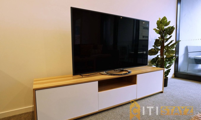 Phillip Apartment | 2bd 2bth - Chic Apt in Woden CBD