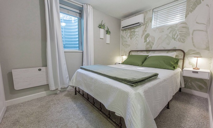 Englewood House | 2BD Garden Level Unit Near Swedish/Craig Hospitals, Fiddler's Green & Littleton!
