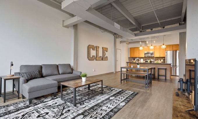 Cleveland Bed & Breakfast | 2BD Industrial Style Loft in Downtown Cleveland!