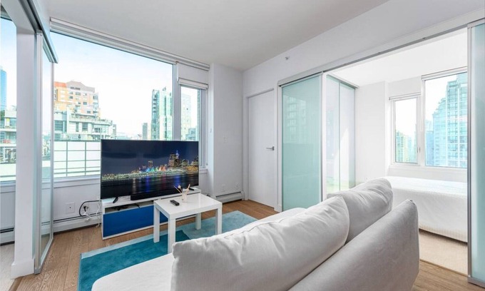 Downtown Vancouver Apartment | 2BD Modern Condo in Downtown Vancouver!