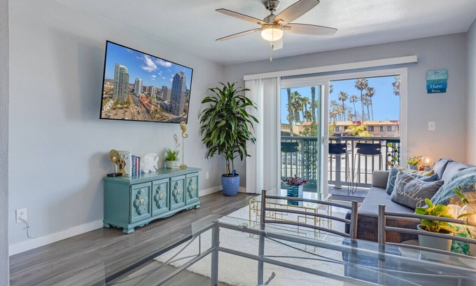 Imperial Beach Condo | 2BD,Pool,Ocean View, Parking, BBQ, Surfers Wanted