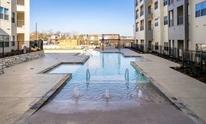 Medical Center District Apartment | 2bd w/Pool/Gated/Free Parking/Pets Allow-UT Health