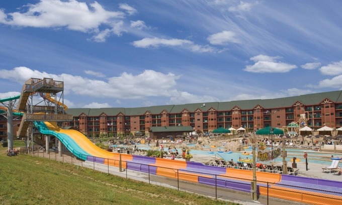 Lake Delton Condo | 2BD/Wisconsin Dells - Access to Water Parks!