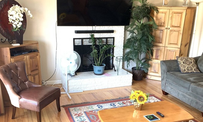 Seaside House | 2bds, 2ba whole house