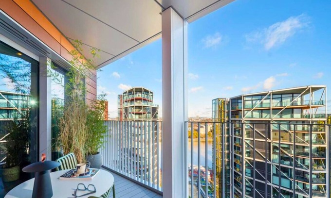 Nine Elms Apartment | 2bed-2bath-2balconylondoneyeview