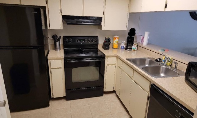 Lakeland Apartment | 2Bed 2Bth, Near SEU, Minutes from Disneyland