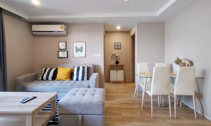Yan Nawa Condo | 2Bed Apartment/SurasakBTS Sathorn /Free Pool&Gym