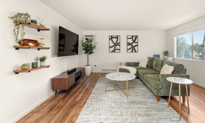 Northtown Apartment | 2Bed Spokane Grnd Floor Unit – A/C, In-Unit Laundry, Parking, King&Queen Beds!