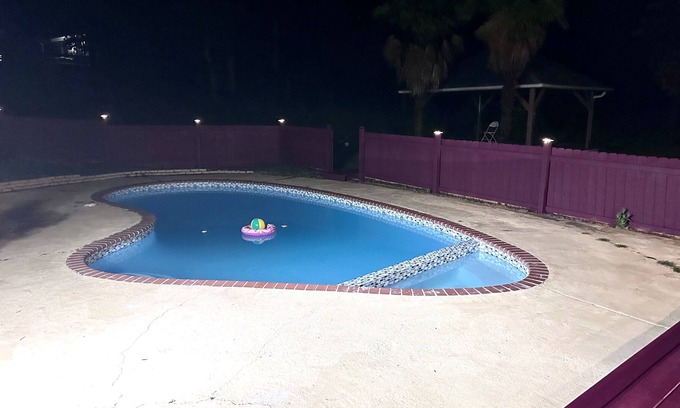 Conyers House | 2Bedroom 2Bathroom with pool ! Make this your oasis!