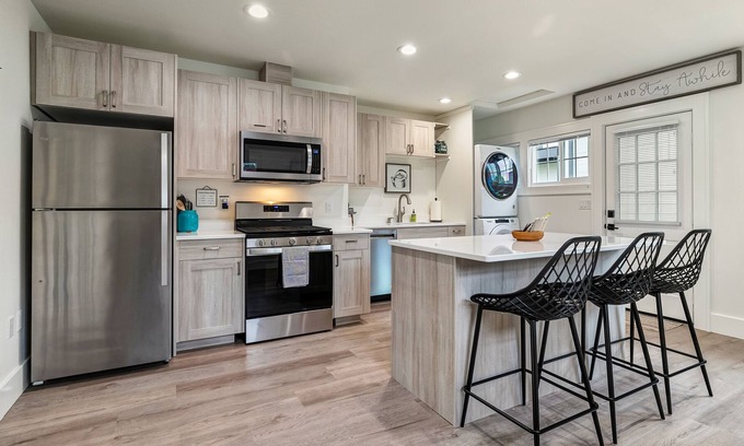 Lynden House | 2Br/1Ba cozy home in downtown Lynden