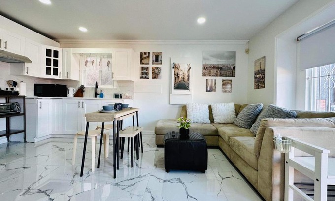 Renfrew-Collingwood House | 2BR 1BA Guest Suite with King Bed - Free Parking - Renfrew Station - Central Location