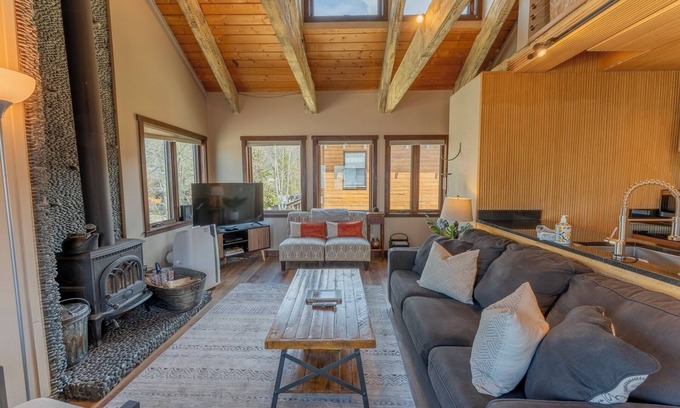 Crested Butte House | 2BR 2BA In Town, Walkable, Pet-Friendly, Fireplace, Views!