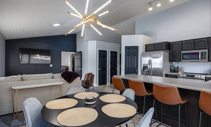 Salt Lake City Apartment | 2BR 2BA - Remodeled Gem Near Airport & Mins to DTnn