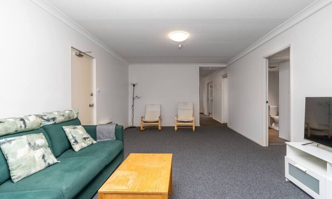 Reid Apartment | 2BR Apartment Close to Glebe Park & Canberra City