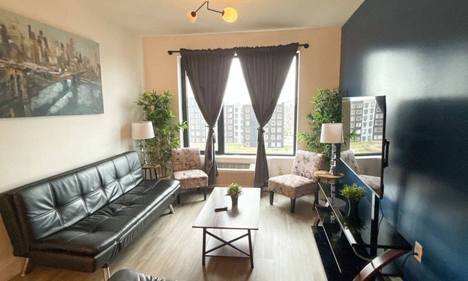 Elizabeth Apartment | 2BR apt near EWR 1789