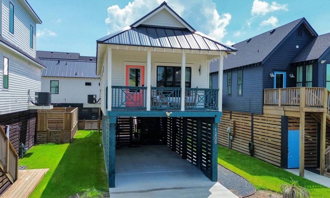 Galveston House | 2BR Boutique Stay in Central Galveston