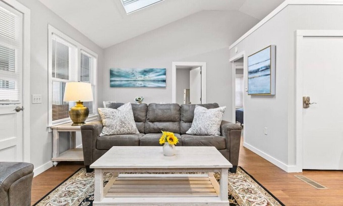 Colchester House | 2BR Camp w/Amazing Beach Views