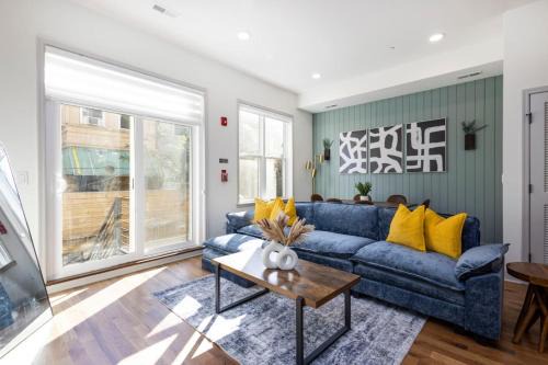 North Philadelphia West Apartment | 2BR - Fairmount Park -10 mins to DT - Sleeps 10