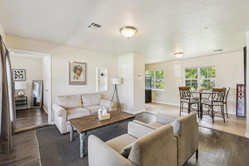 Central Oklahoma City House | 2br Family Getaway With Wifi Smart Tv #ta
