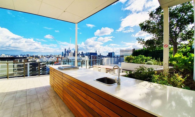 Newstead Apartment | 2BR Food Drink Hub Pool Balcony Gym Rooftop
