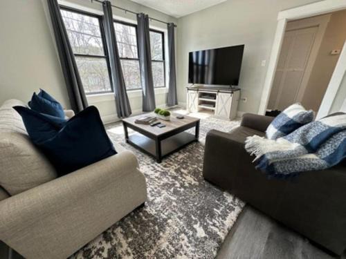 Springdale Apartment | 2br gem in cute small town