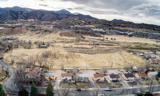 Colorado Springs Cottage | 2BR Hikers Dream Red Rocks Dog-friendly!