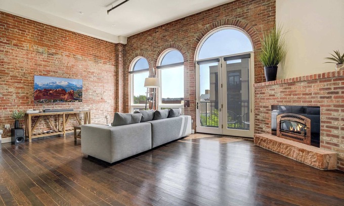 Downtown Colorado Springs Apartment | 2BR Loft, Bar & Pikes Peak Deck View, Downtown