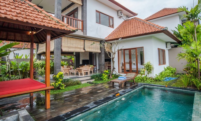 Peliatan Villa | 2BR Lovely Ricefield View Villa Ubud