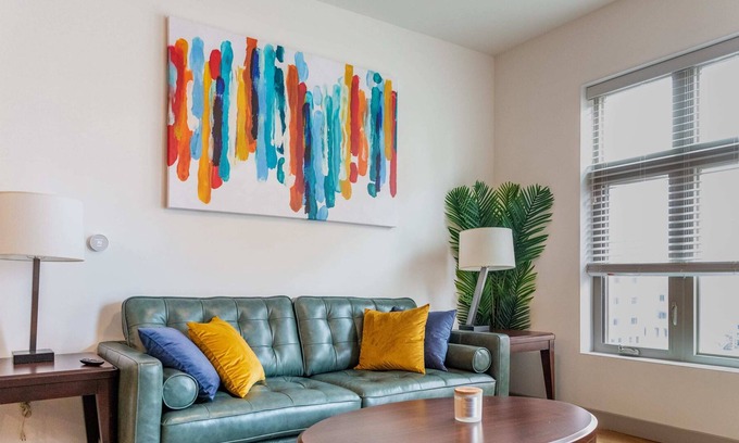 Midtown - Westport Apartment | 2BR Luxury New Apartment with Gym & Pool