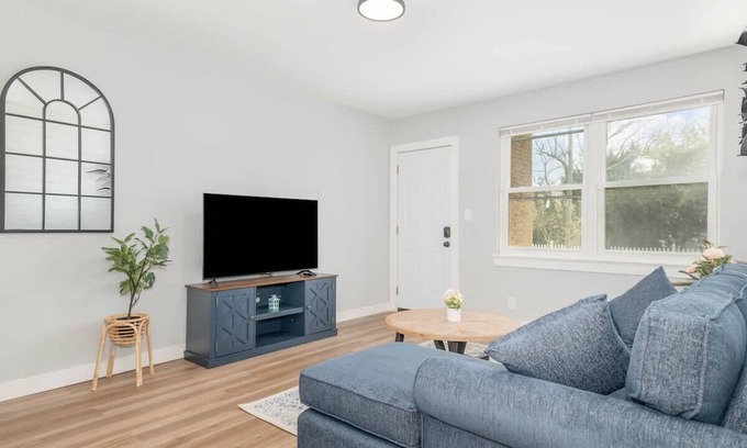 Cottage Line Apartment | 2BR Ocean Oasis Suite | Beach | Pool