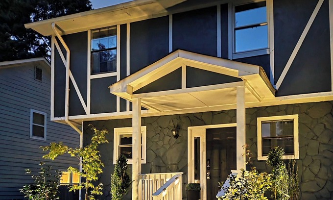 Smyrna House | 2BR Retreat w/Outdoor Oasis by The Battery