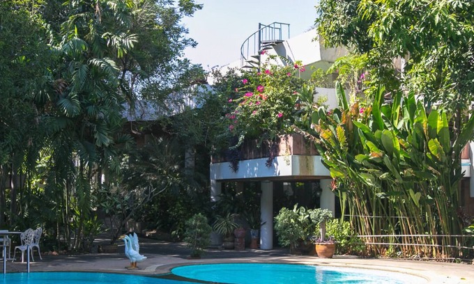 Samsen Nai House | 2BRs,Entire Fl,City Central,2mins to BTS Sanampao