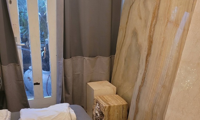 Duivendrecht House | 2mx3m bedroom+1mx1m bathroom EU IDs+flight tickets are required