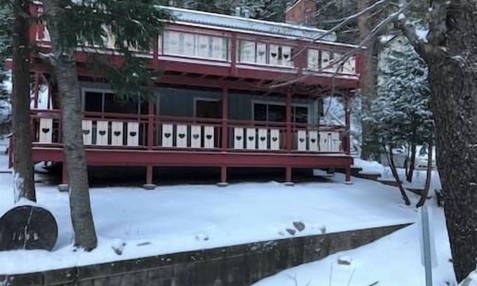 Crestline Apartment | 2nd Floor - 2B Near San Moritz Lodge on the lake