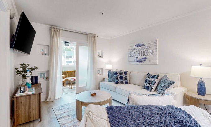Palmetto Dunes Condo | 2nd floor Coastal Condo, pool, tennis and close to beach