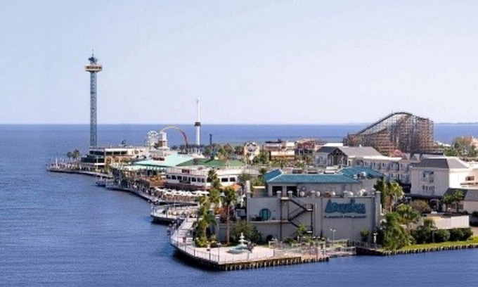 Nassau Bay Apartment | 2nd Level with Large Balcony & King bed next to NASA