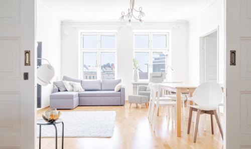 Kamppi Apartment | 2ndhomes 142 Sqm Top Floor 4 and 1 Room Apartments With Sauna And Balcony in the Center of Helsinki