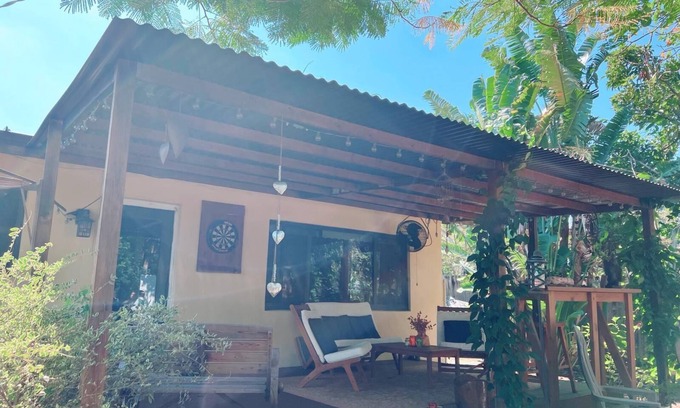 Boca Raton House | 3/1 Outdoor retreat in East Boca Raton. Walk to Brightline, Mizner & beach.