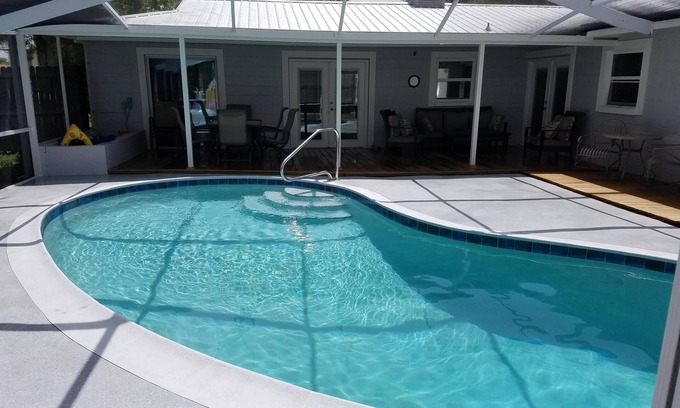 Crystal Shores House | 3/2 Waterfront Oasis w/Heated Pool & Tiki Bar-Kayaks-close to springs.