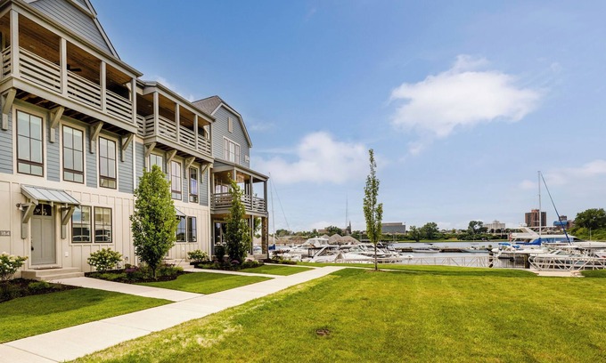 Saint Joseph House | 3 Bd 3 Ba MARINA VIEWS! POOL! Restaurant on site! Boat Rentals,walk/bike to town