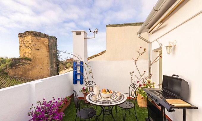 La Catedral House | 3 BD house with Private Solarium and patio