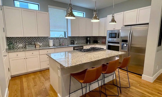 Fort Worth House | 3 Bd w/Rooftop-TCU-Stockyards-Historic FW-Dickies