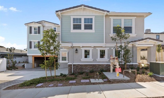 Carlsbad Village Condo | 3 bdrm condo in Carlsbad Village-two blocks from beach & village!