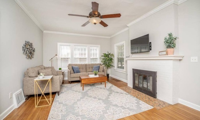 Wichita House | 3 Bed 1.5 Bath Home By College Hill & Hospitals