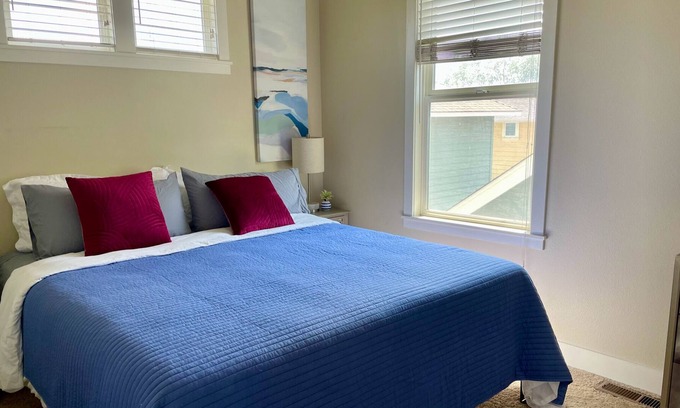 Chico House | 3 bed/2.5 bath Craftman Summer Getaway