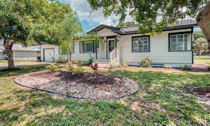 West Bradenton House | 3 Bed/2.5 Bath - Quiet location close to beach!