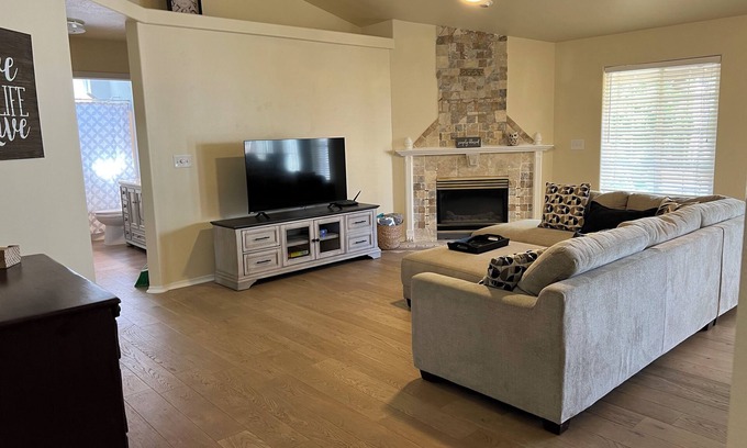Twin Falls House | 3 bed, 2 bath home w/ RV parking