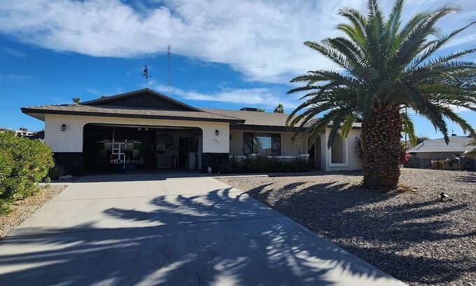 Lake Havasu City House | 3 Bed/2 Bath Lake Havasu home with boat/trailer parking. Close to all!